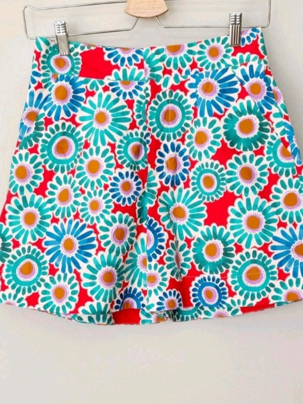 La DOUBLE J Shorts Women Crazy Daisy Print Red Blue Green Cotton Size XS NWT